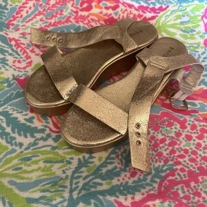 Women’s Metallic Gold Platform Sandals